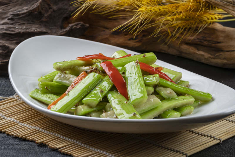 彩椒胡麻花炒青瓜