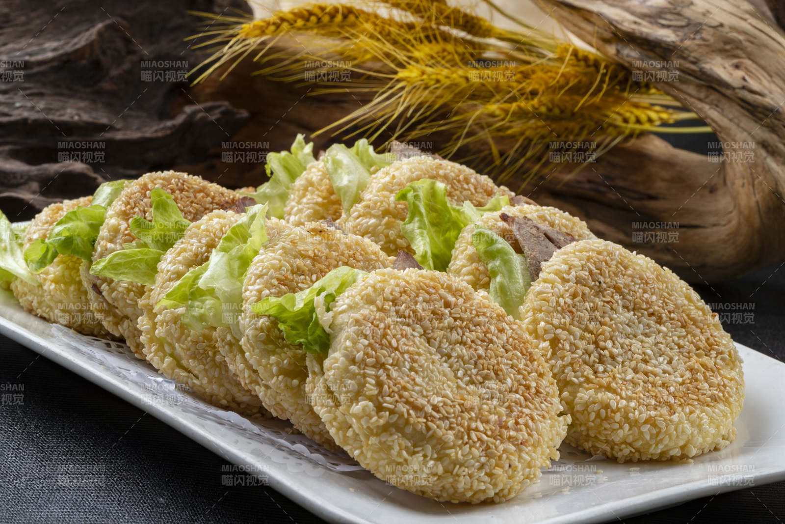 芝麻烧饼夹牛肉图片