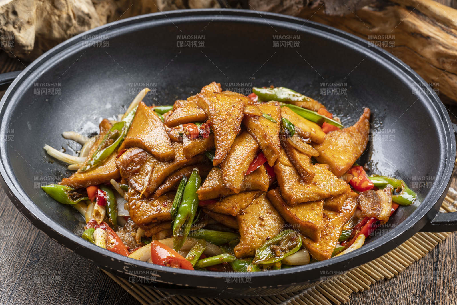 锅仔杭椒嫩笋豆腐干图片