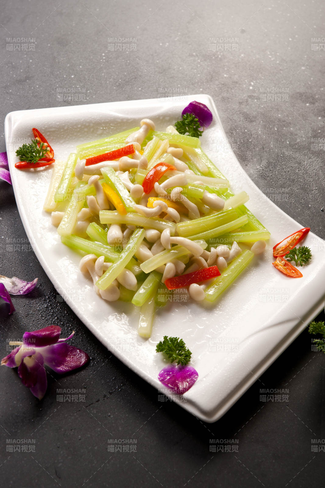 小炒西芹海鮮菇