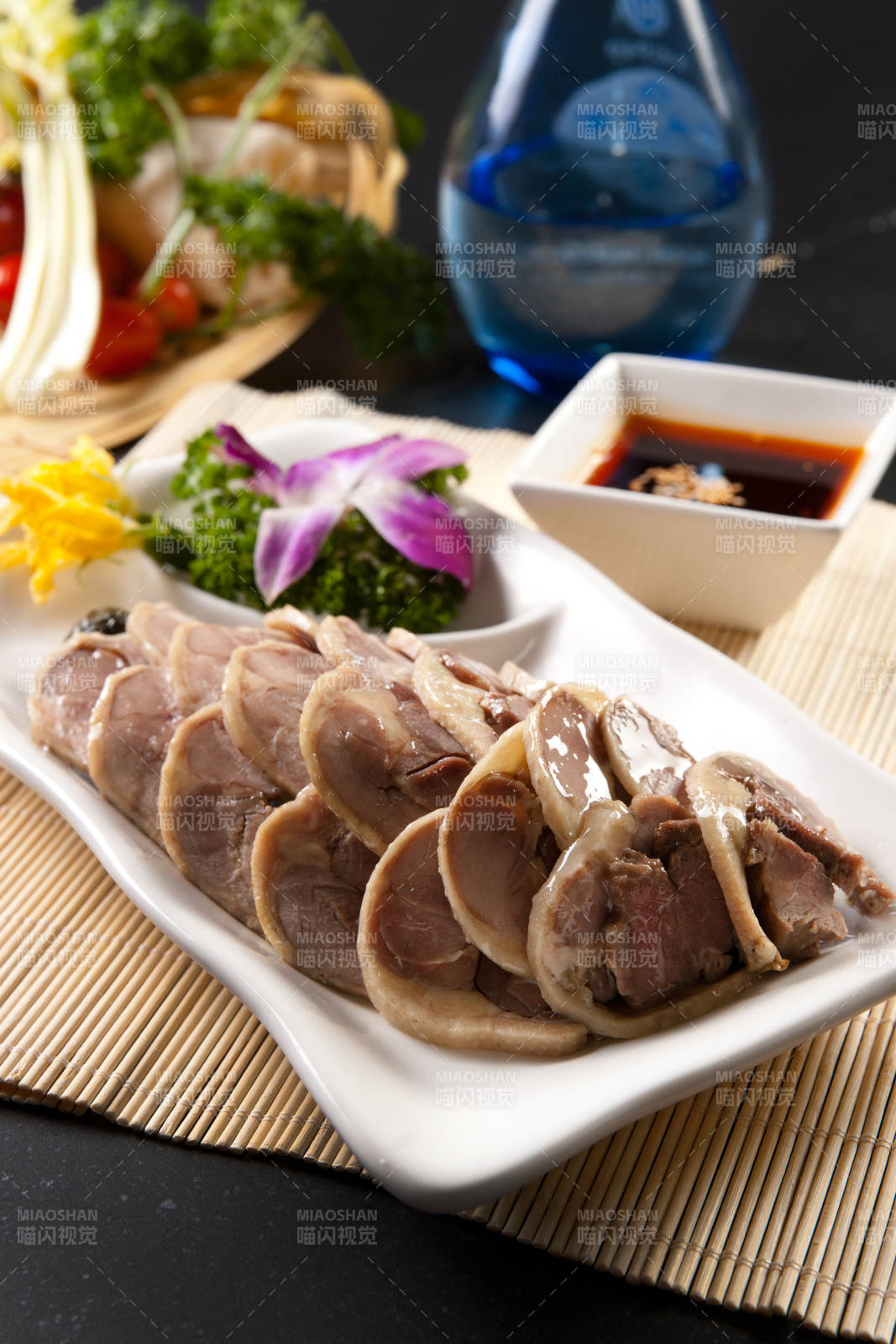 五香牛腱花切片图片