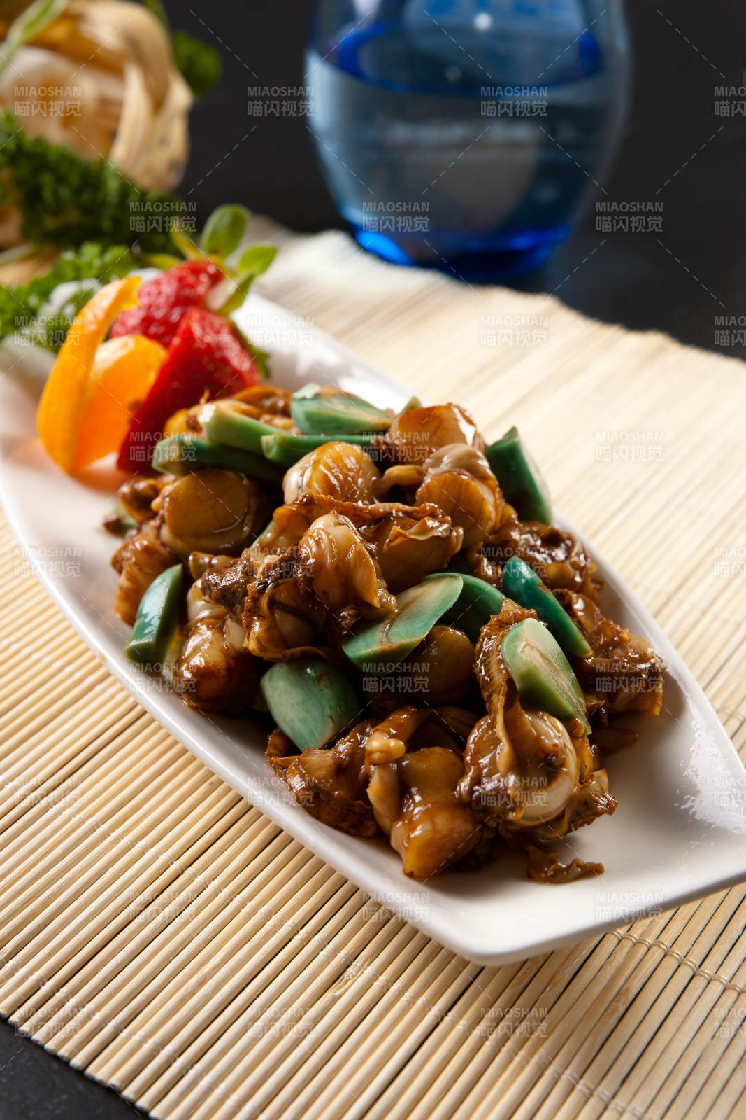 下饭凉菜腊八蒜酱腌螺头图片