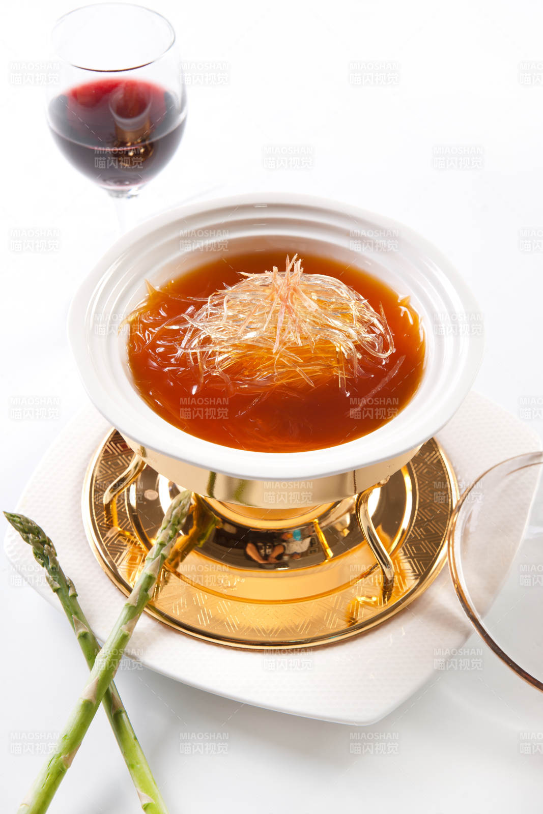 滋補(bǔ)養(yǎng)生撈汁魚翅