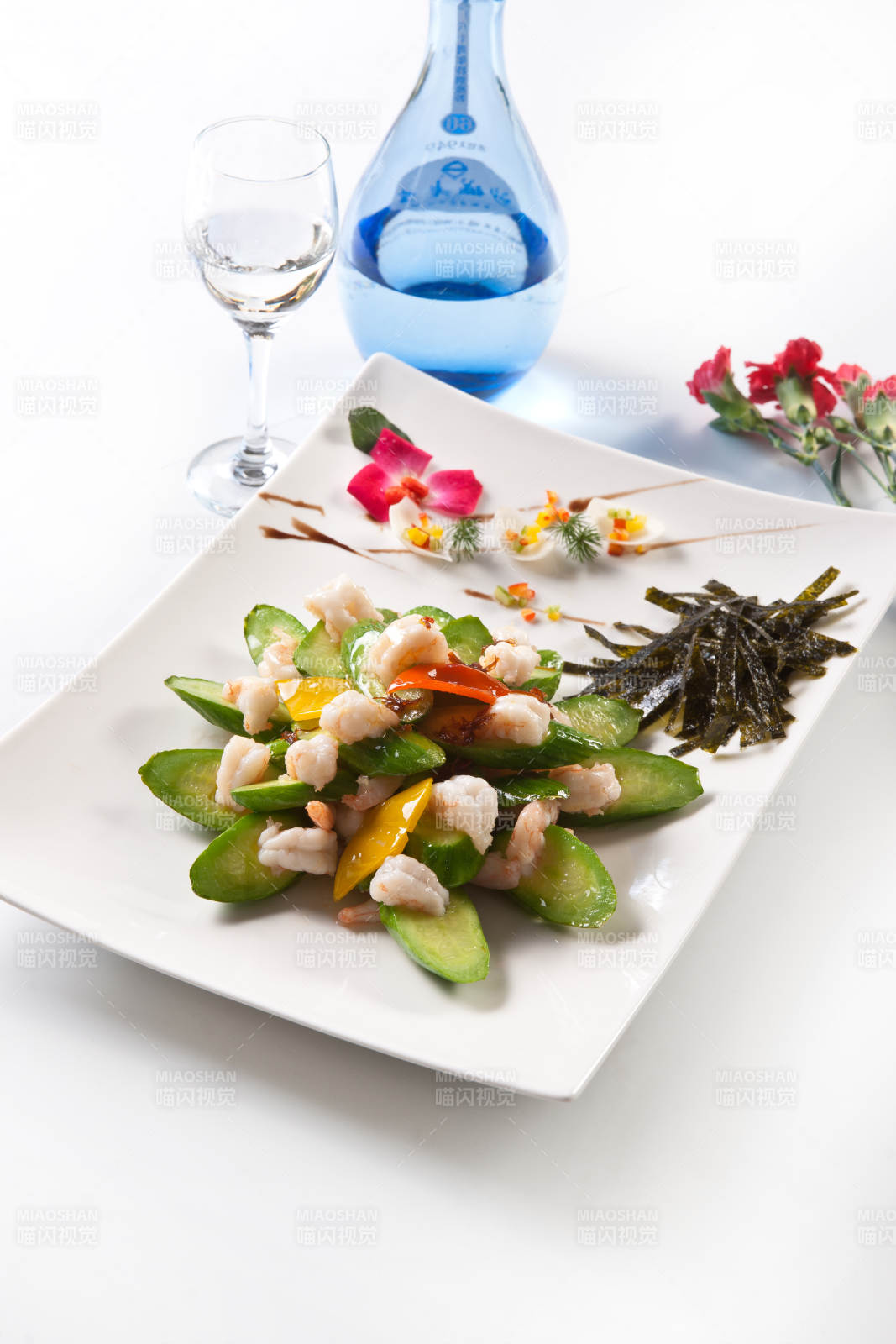 彩椒乳瓜清炒大虾仁-摄影图