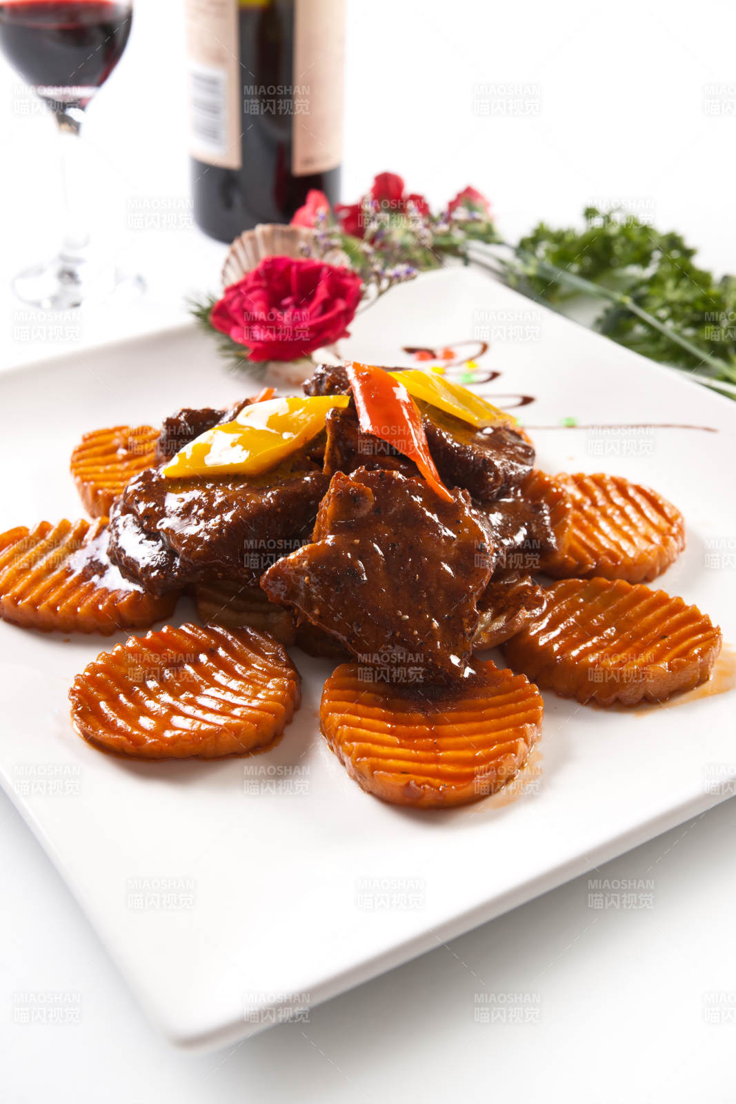 彩椒杏鲍菇酱爆牛仔骨