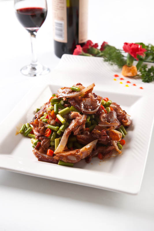 湘味小炒猪头肉-摄影图