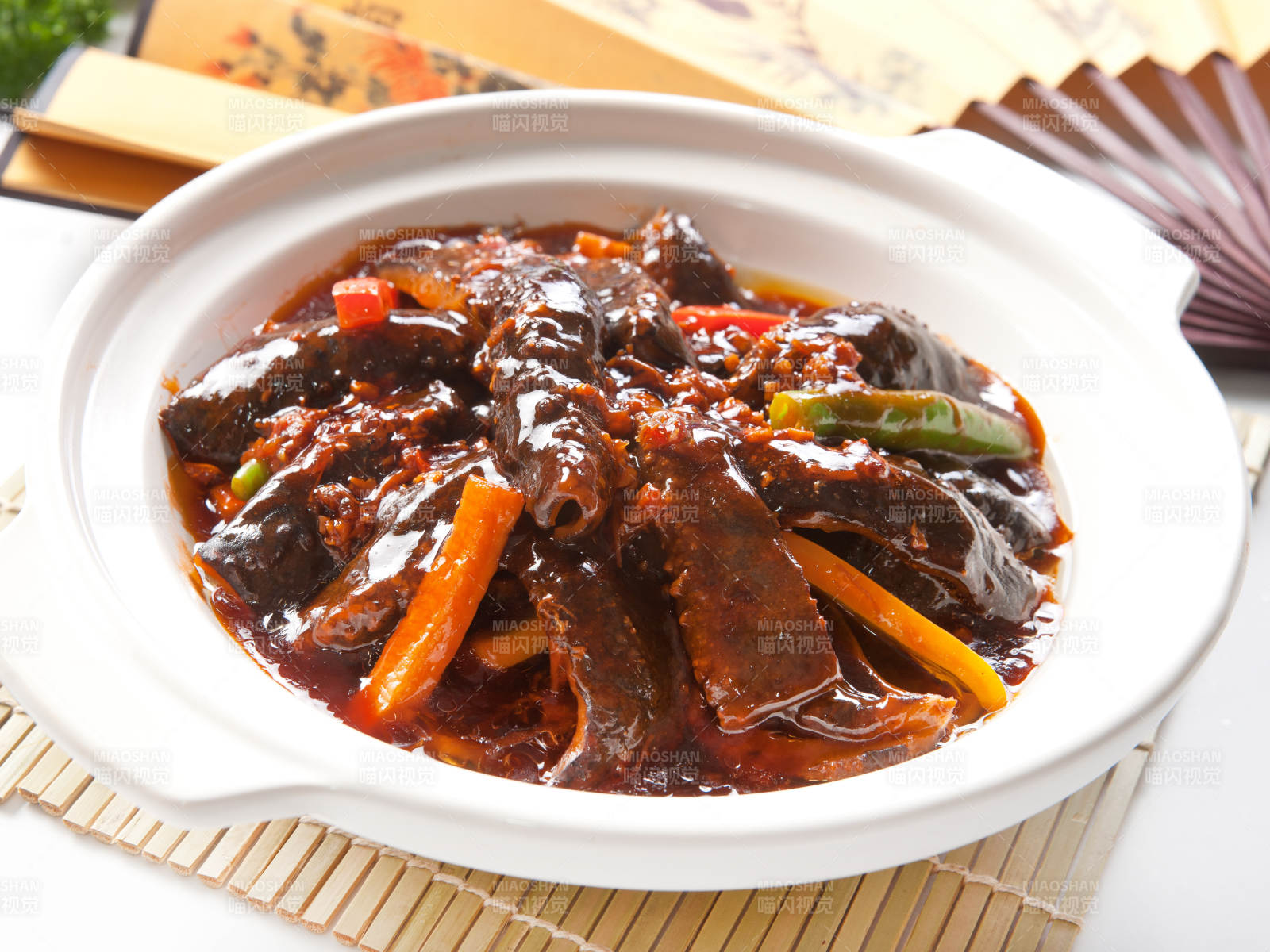 砂锅酱炖海参皮