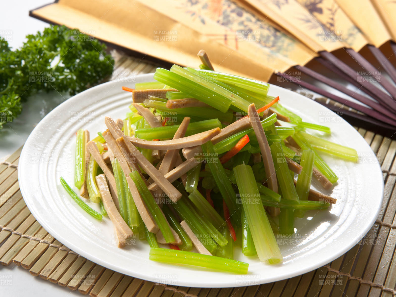 凉菜西芹拌香干