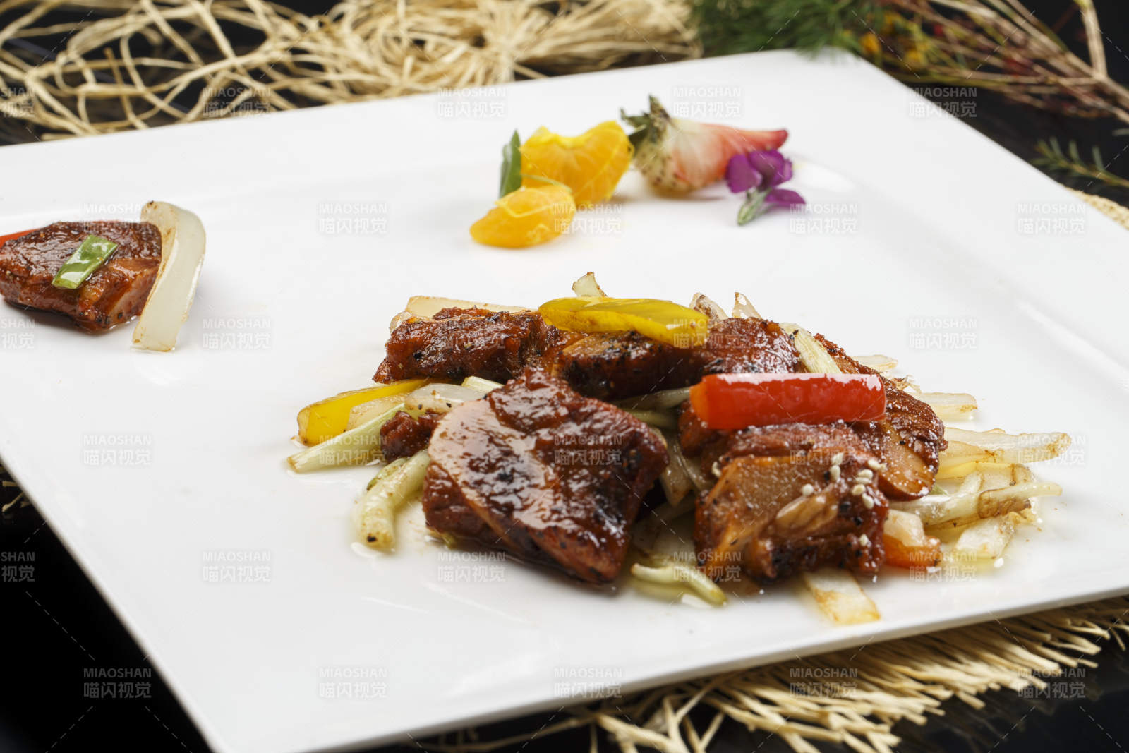 黑胡椒酱爆牛仔骨