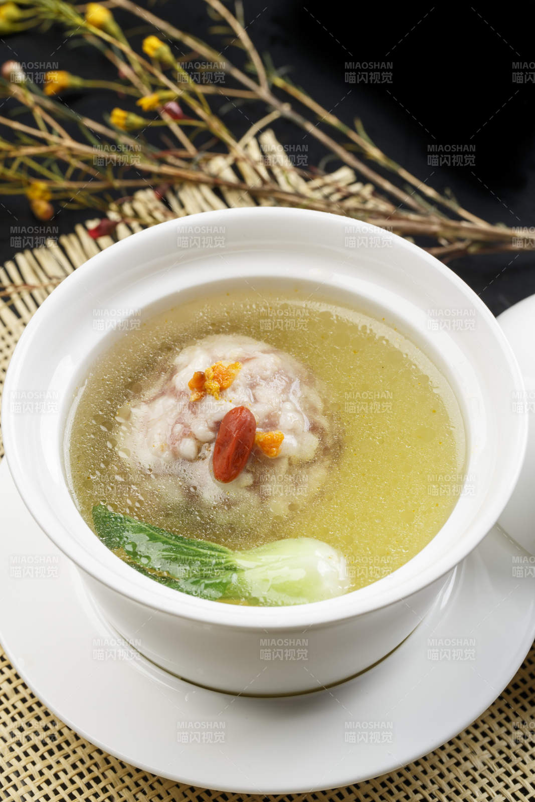 鮮雞湯葵花大斬肉蟹粉獅子頭