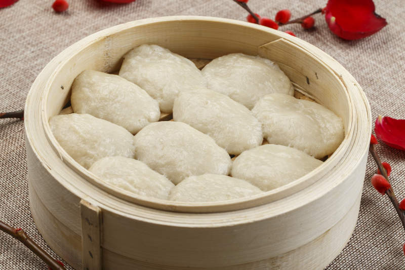 朱笼屉装的东北粘豆包