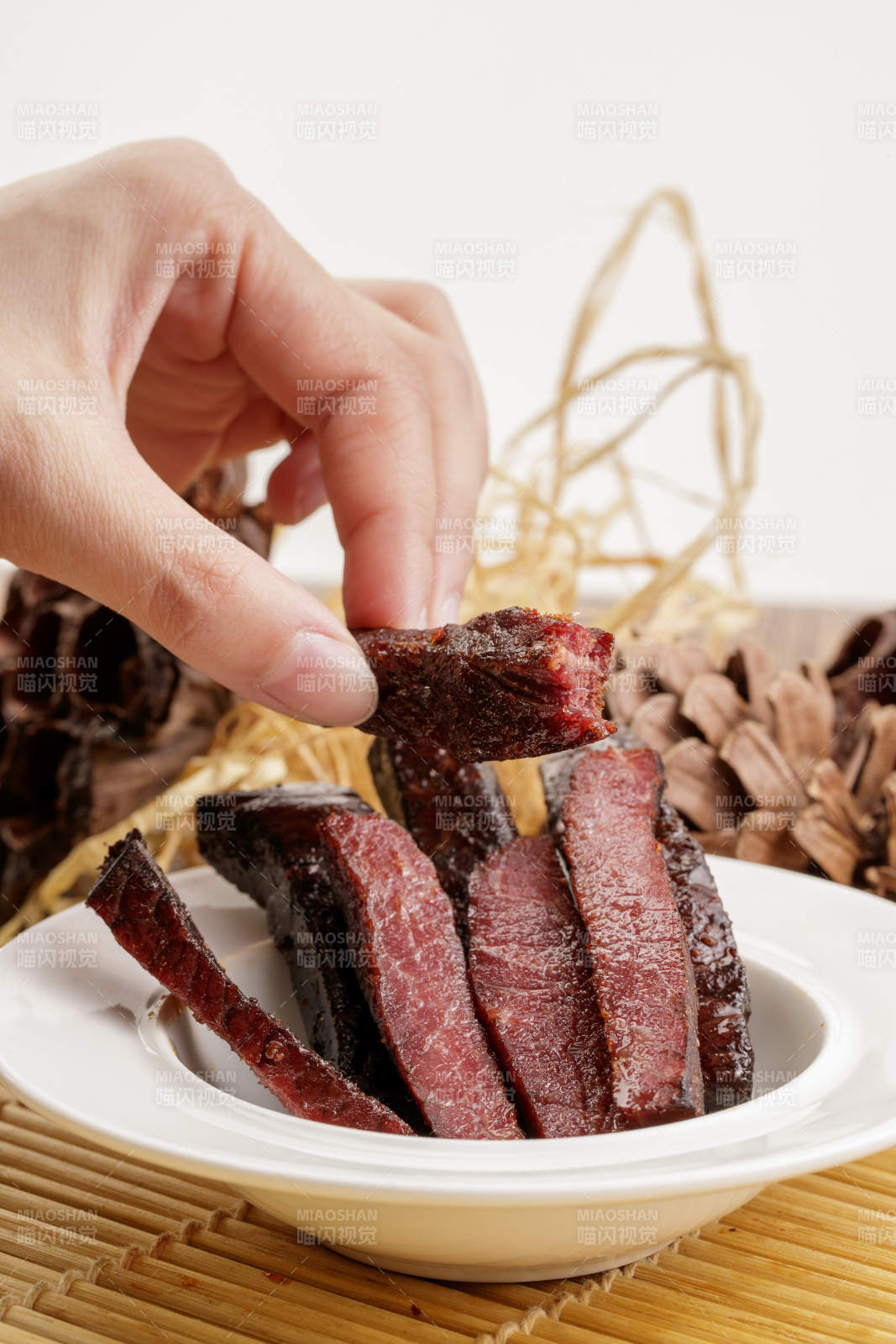 肉香四溢的的内蒙古特产牛肉干图片