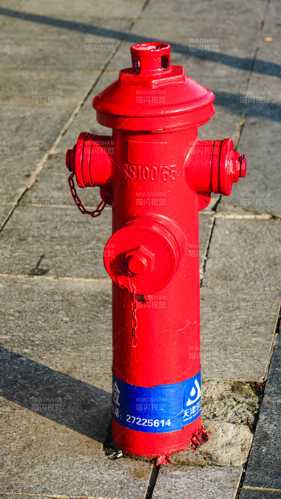 红色消防栓