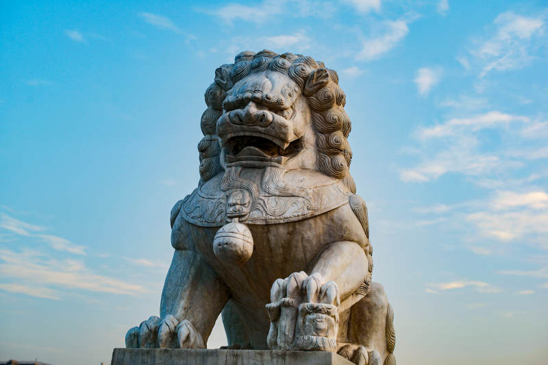 天津狮子桥石狮守望蓝天