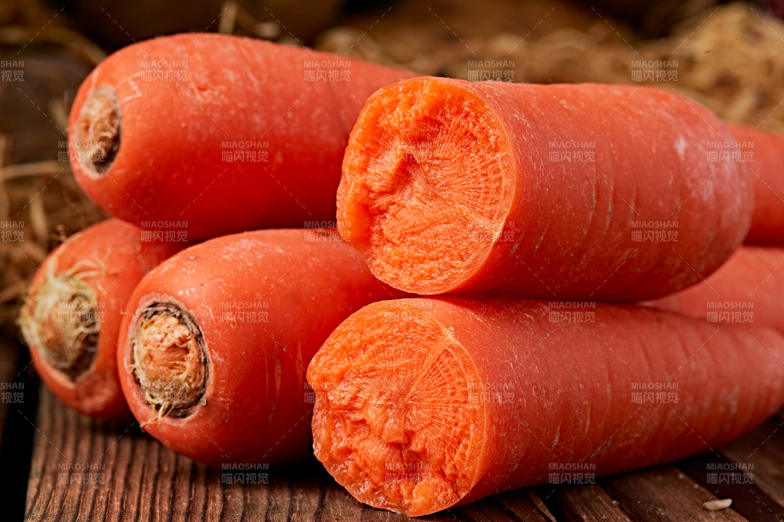 新鲜采摘有机蔬菜胡萝卜