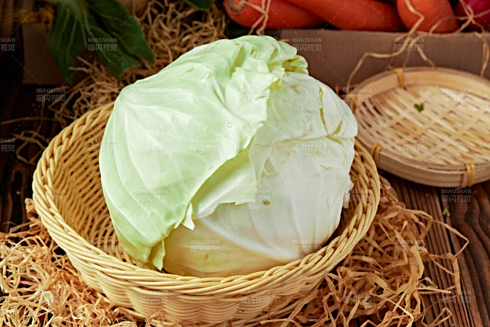 新鮮采摘有機蔬菜圓白菜