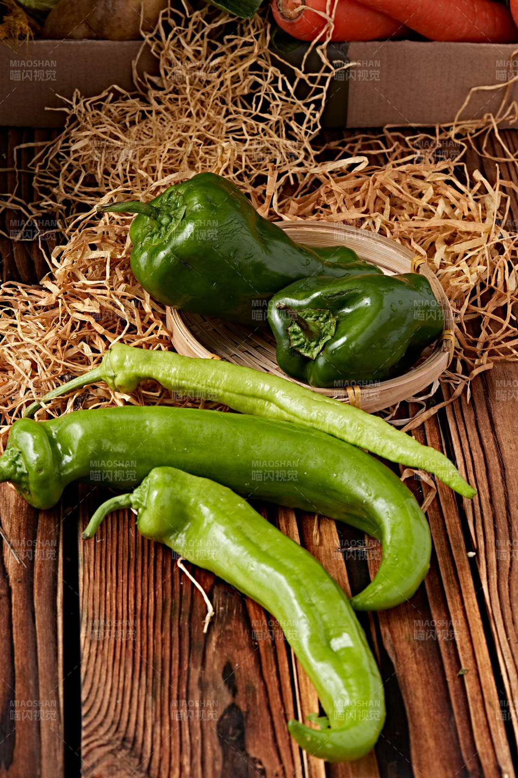 新鲜采摘有机蔬菜青辣椒菜椒