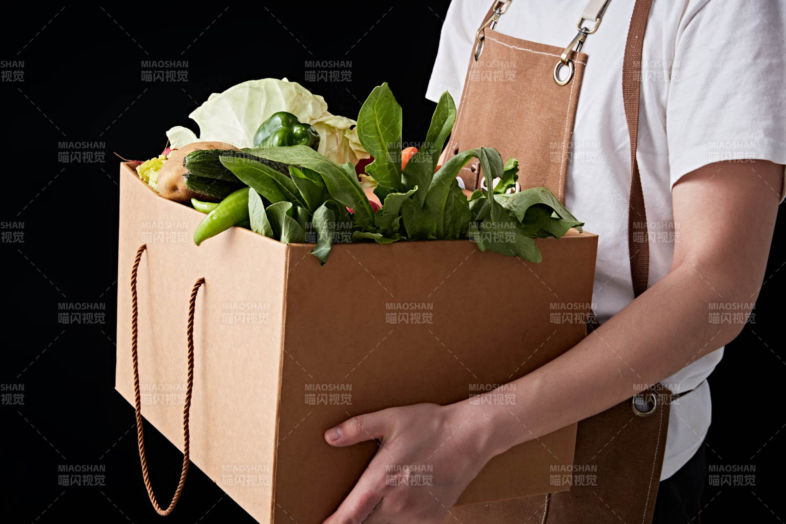 农场新鲜采摘蔬菜