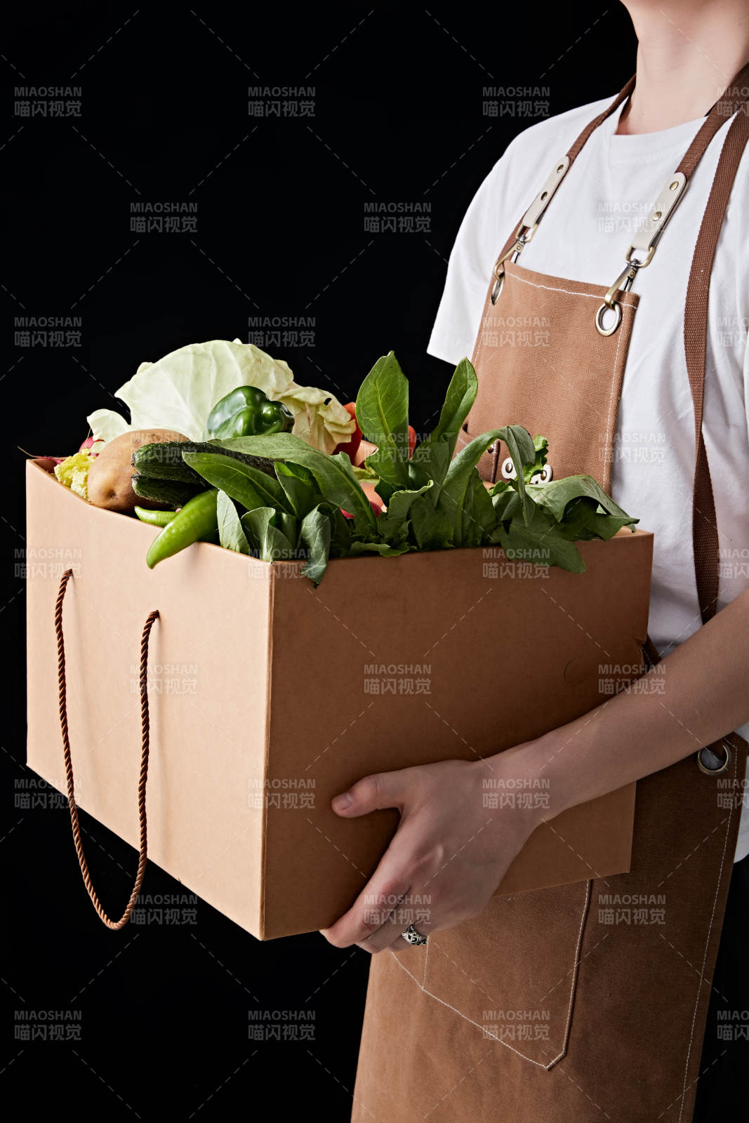 农场新鲜采摘蔬菜