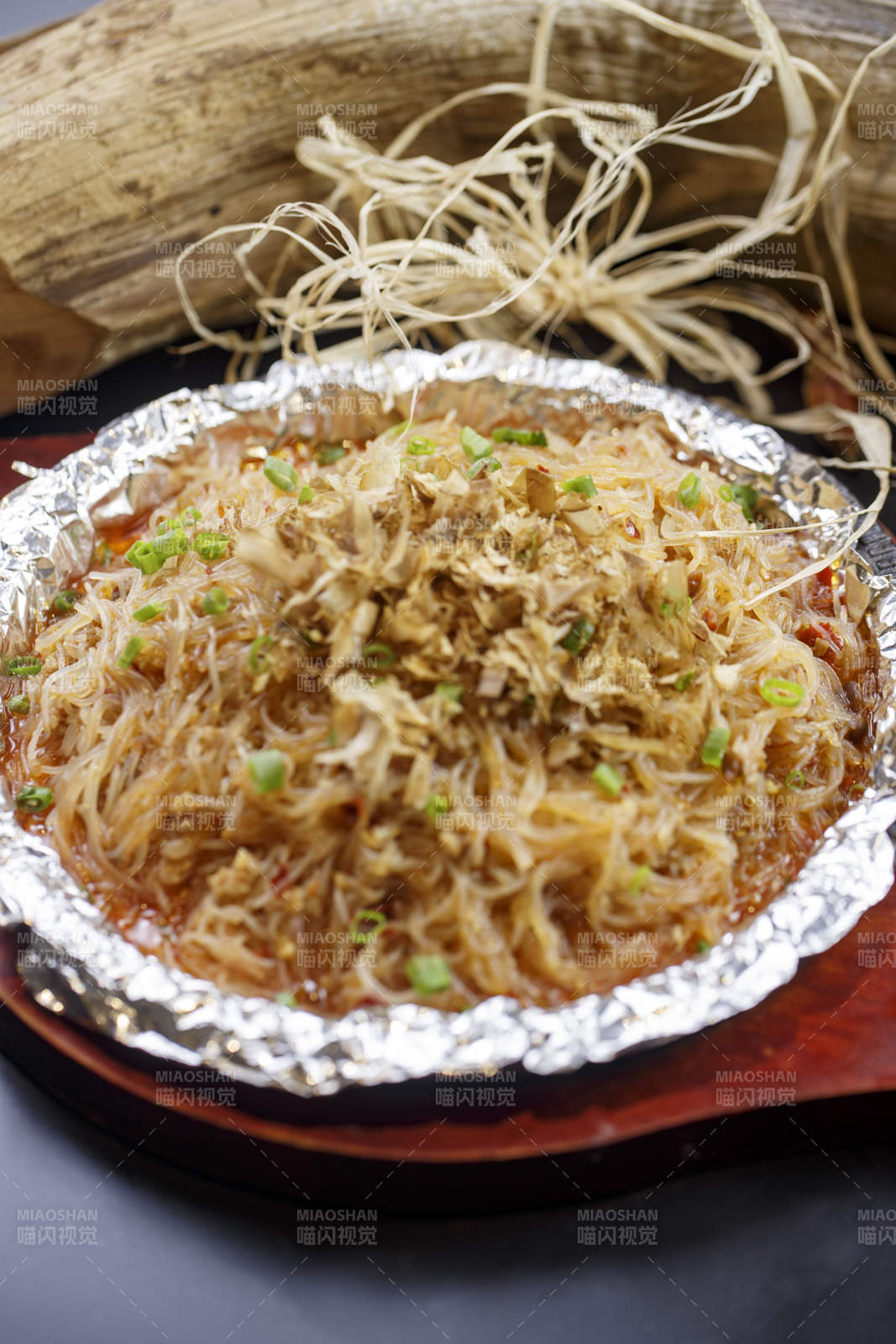 木托錫紙鐵板裝的舞蹈粉絲