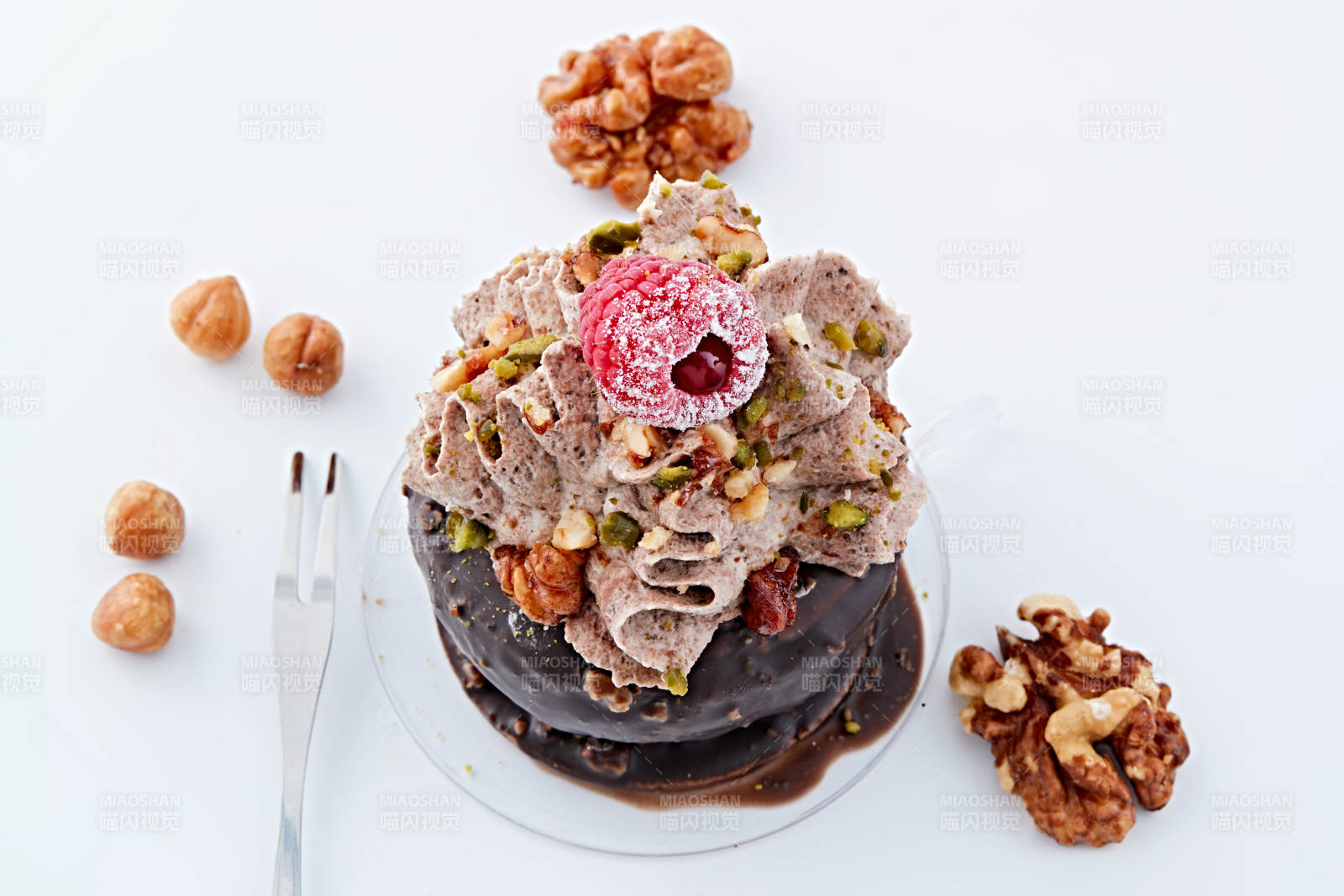 制作精美的法式小甜品蛋糕图片