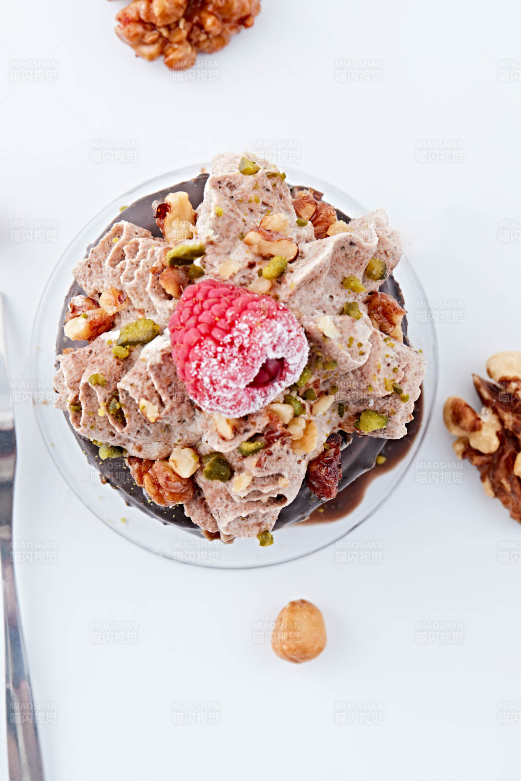 制作精美的法式小甜品蛋糕图片