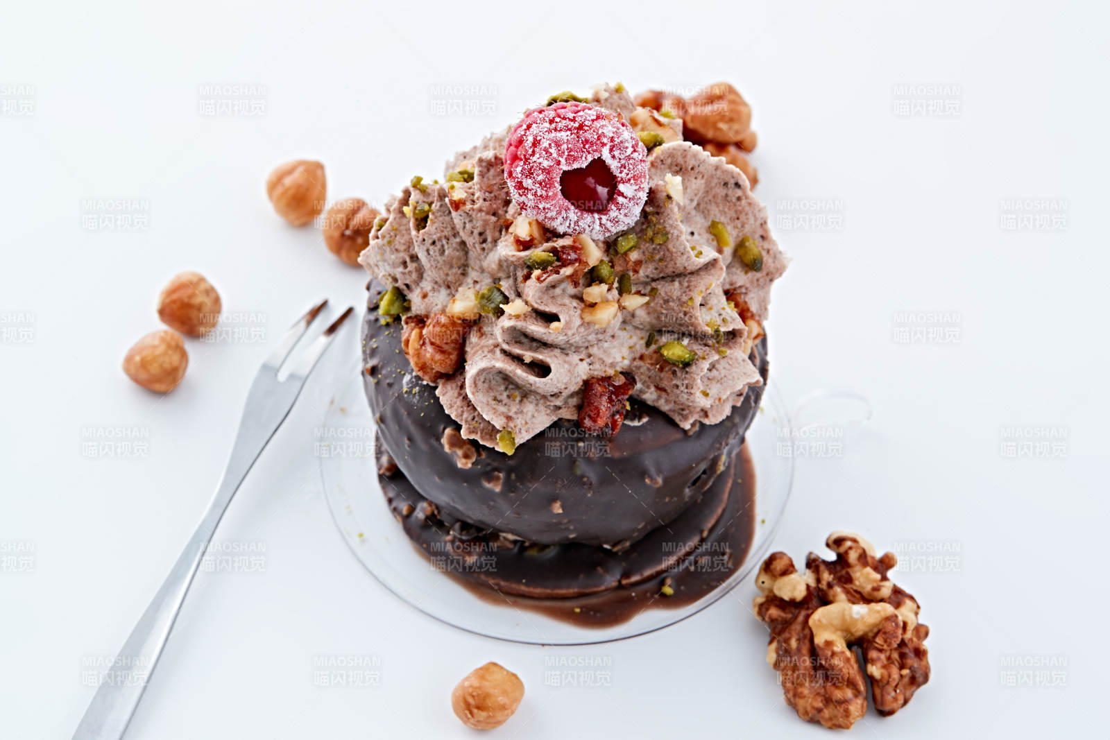 制作精美的法式小甜品蛋糕图片