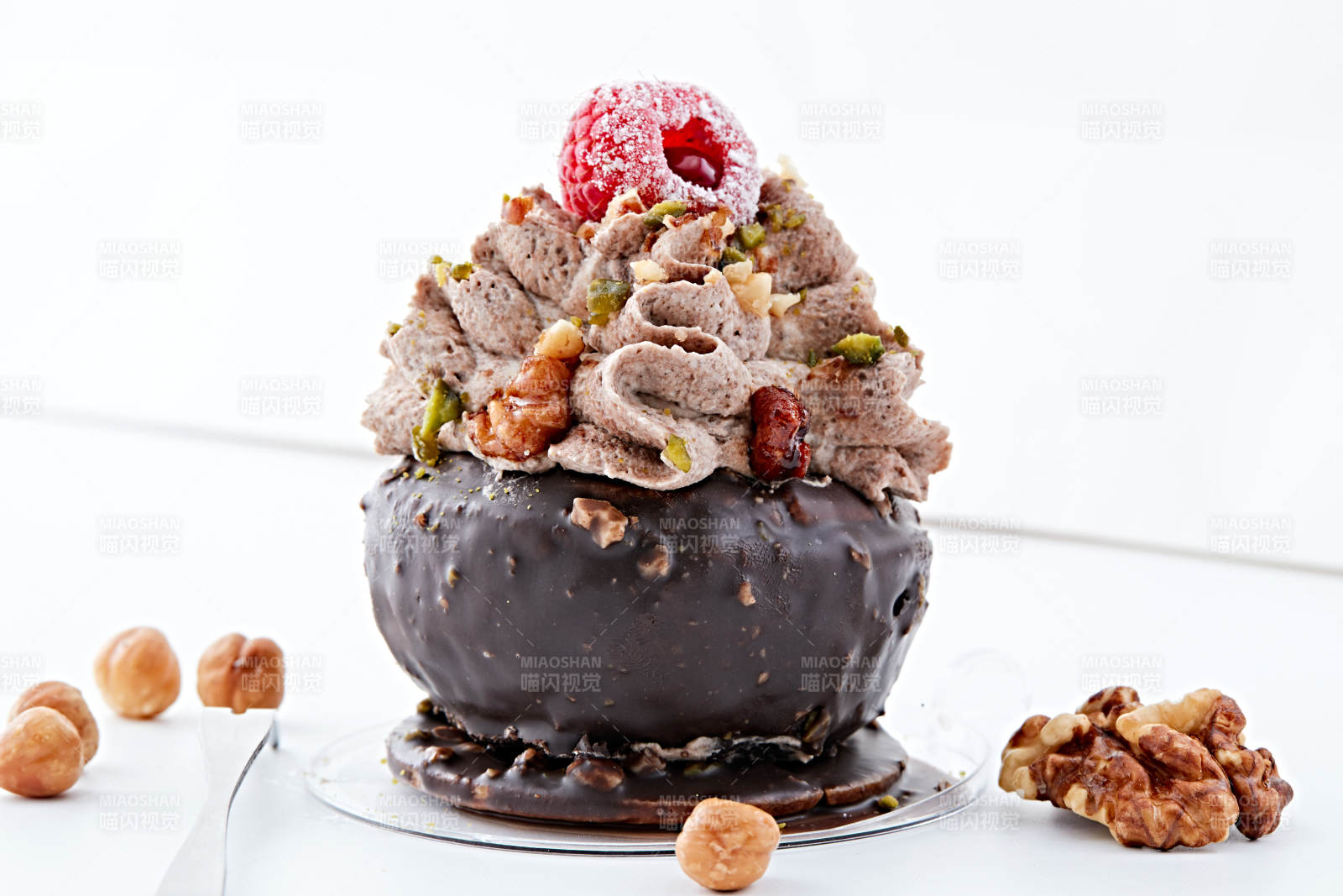 制作精美的法式小甜品蛋糕图片