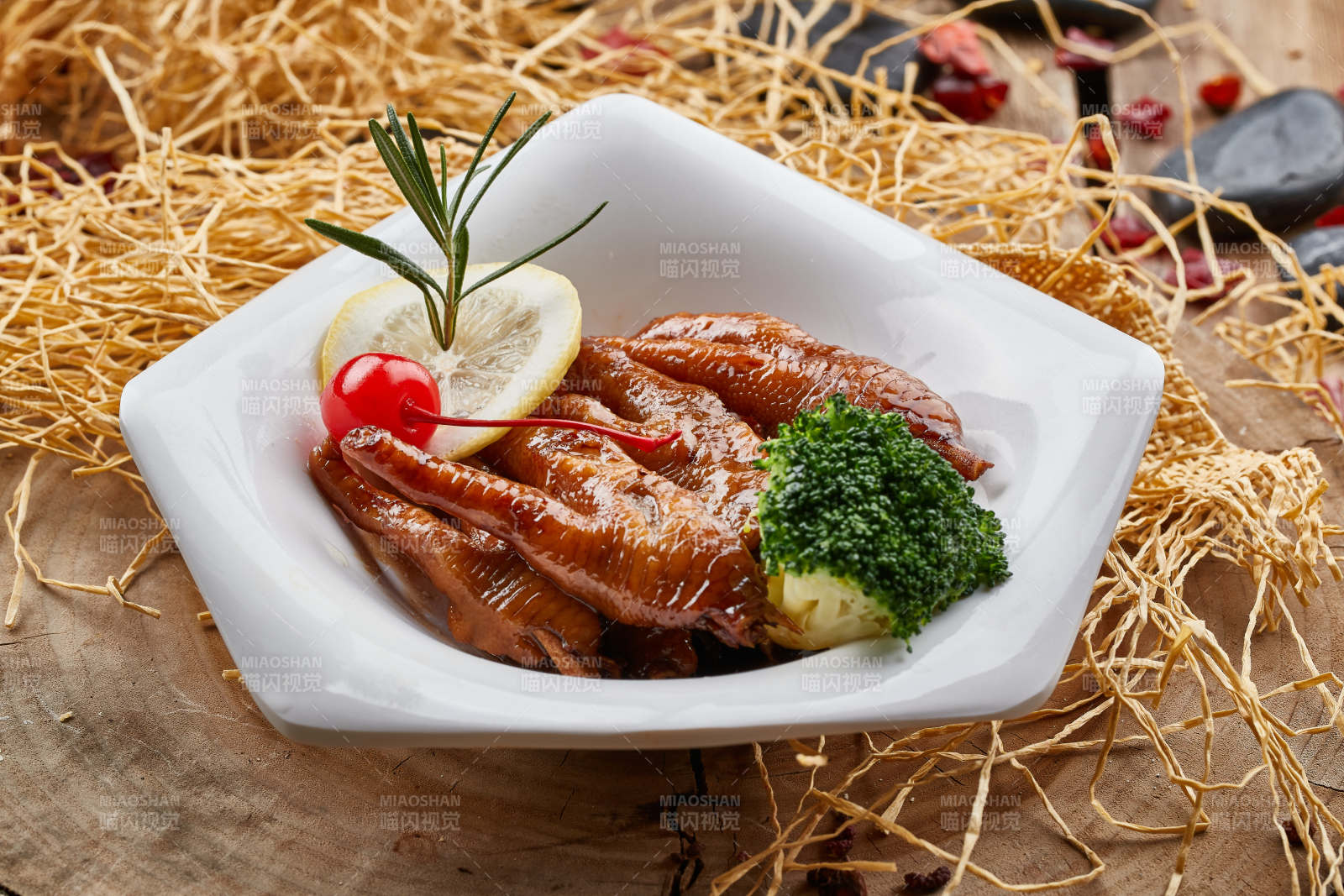 茶餐卤味凤爪图片