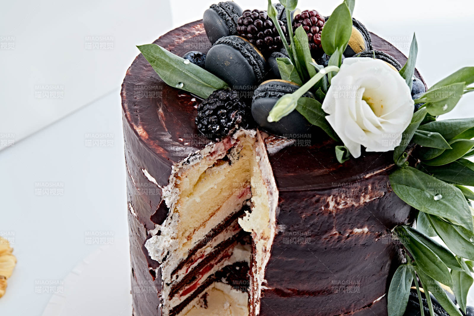 馬卡龍濃香巧克力布朗尼鮮奶多層婚禮蛋糕