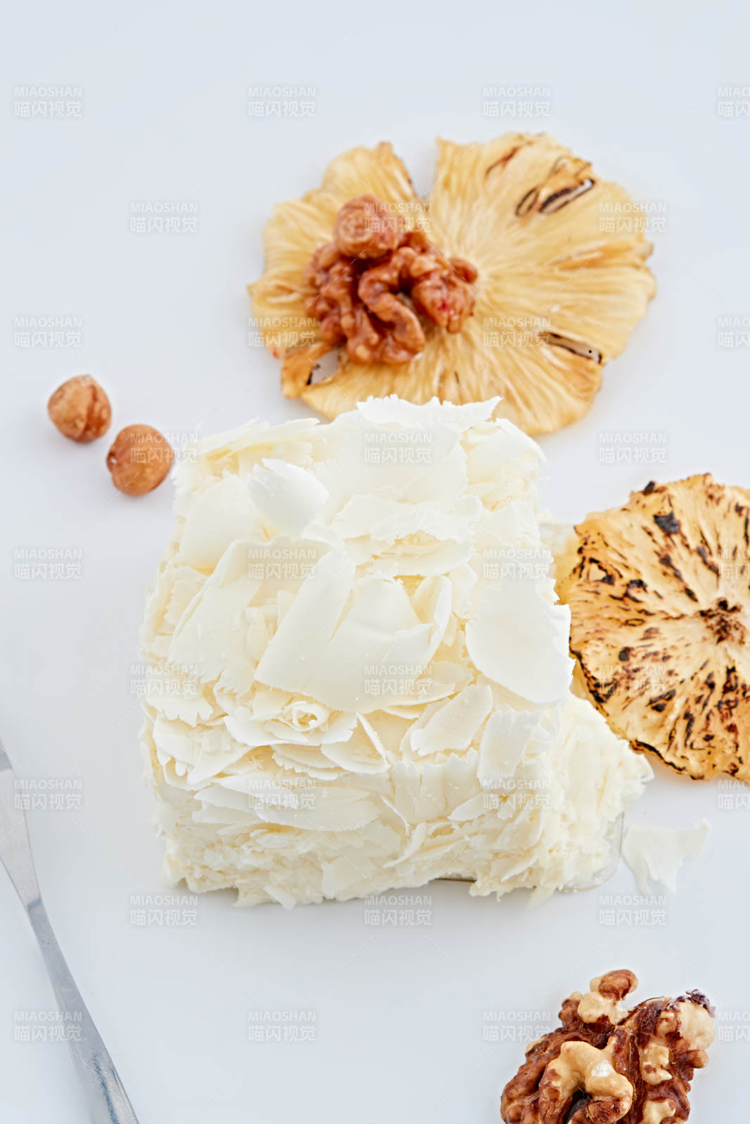 制作精美的法式小甜品蛋糕