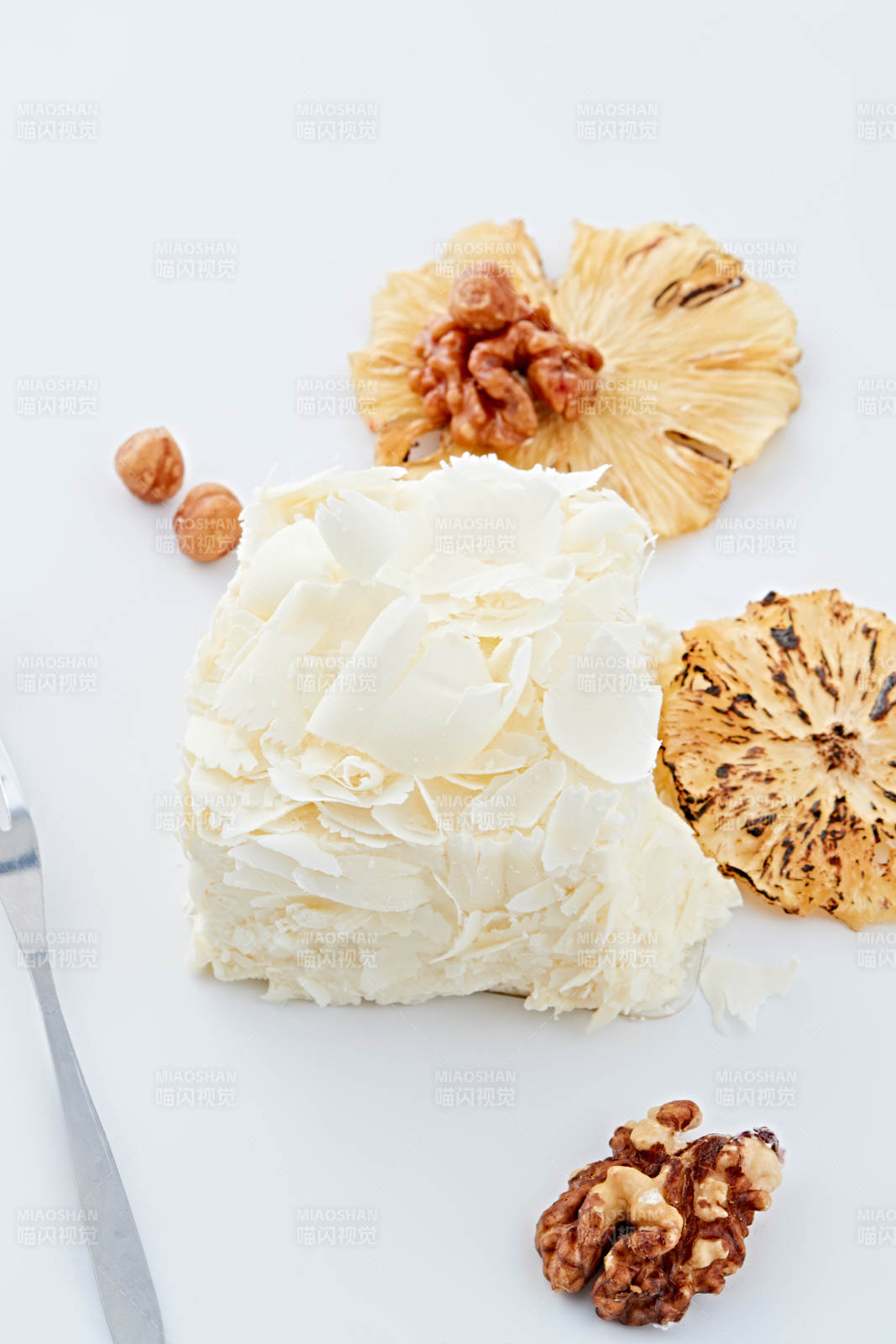 制作精美的法式小甜品蛋糕