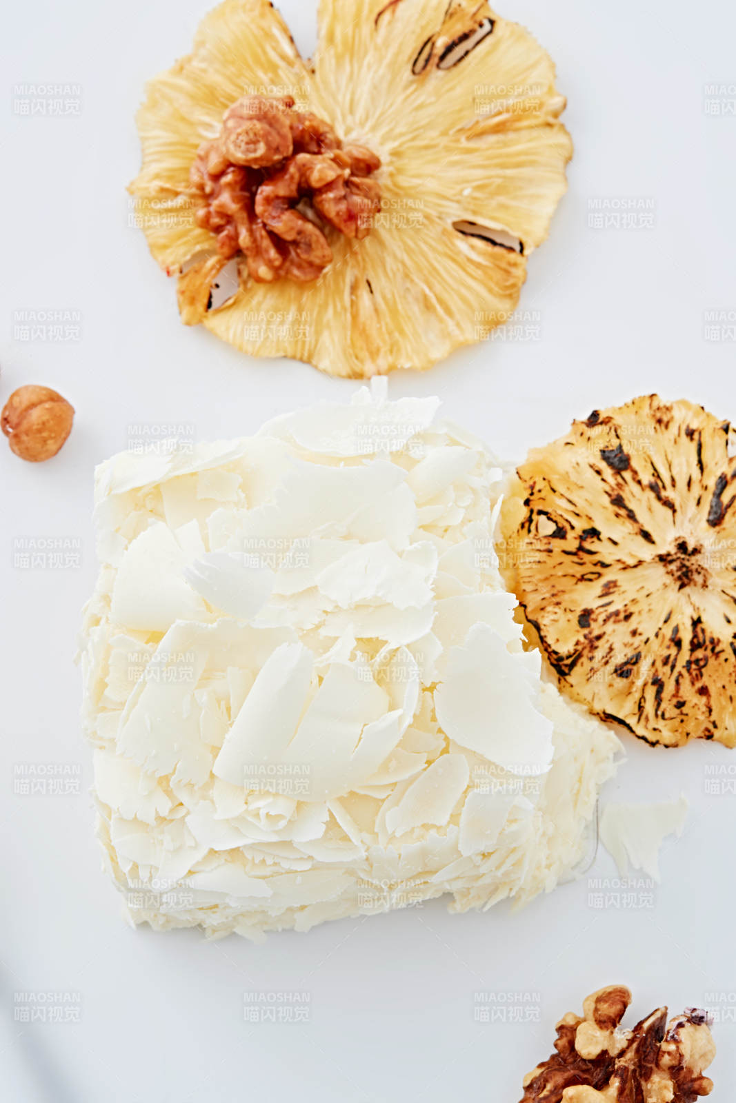 制作精美的法式小甜品蛋糕