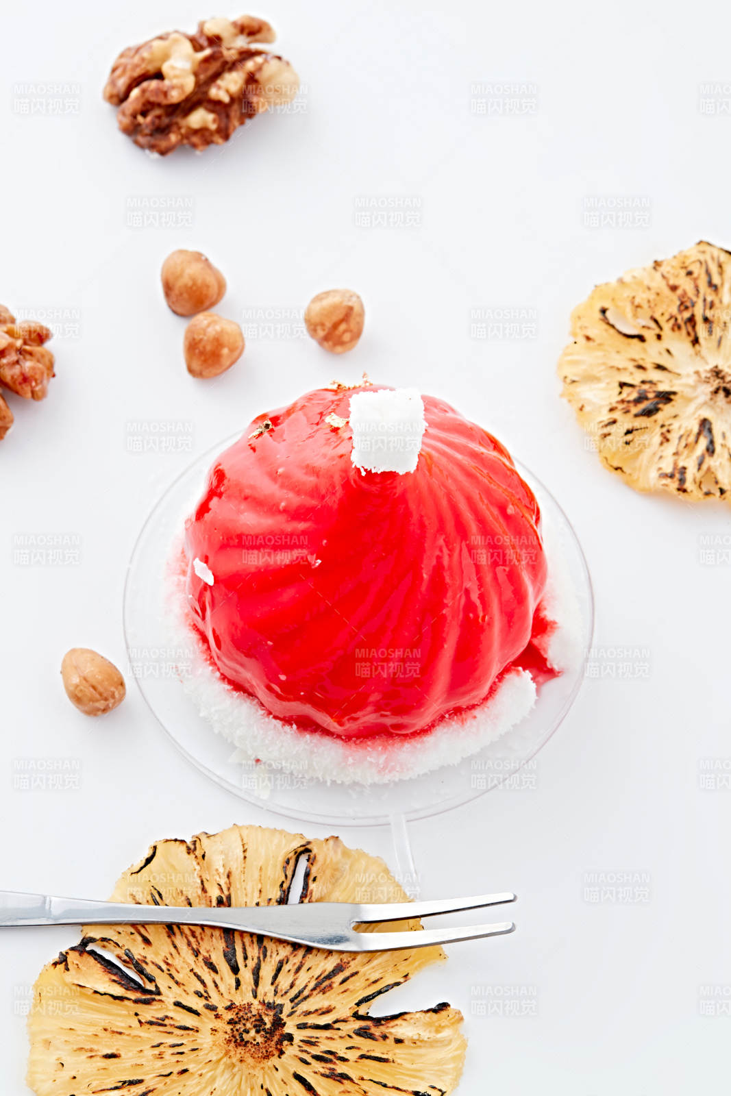 制作精美的法式小甜品蛋糕