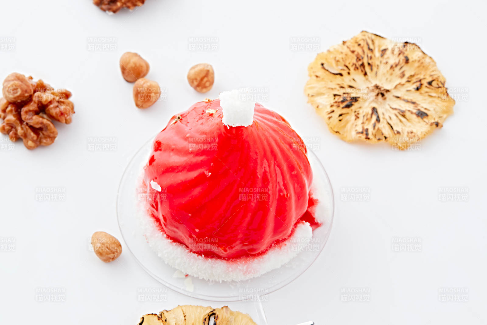 制作精美的法式小甜品蛋糕