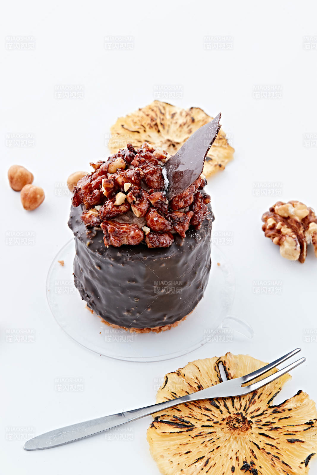 制作精美的法式小甜品蛋糕