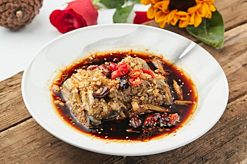 澆汁香辣蒜泥蒸茄子