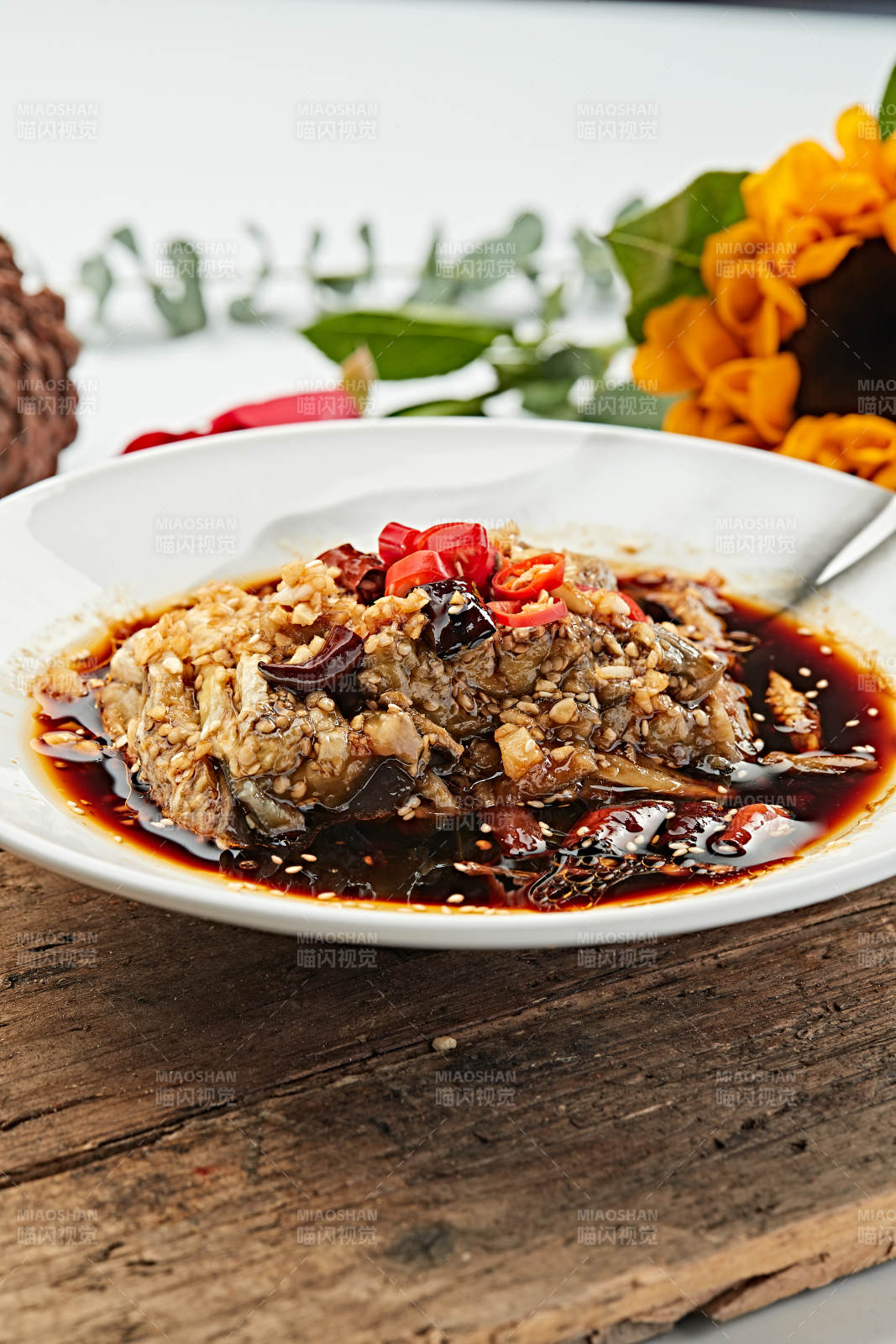 澆汁香辣蒜泥蒸茄子