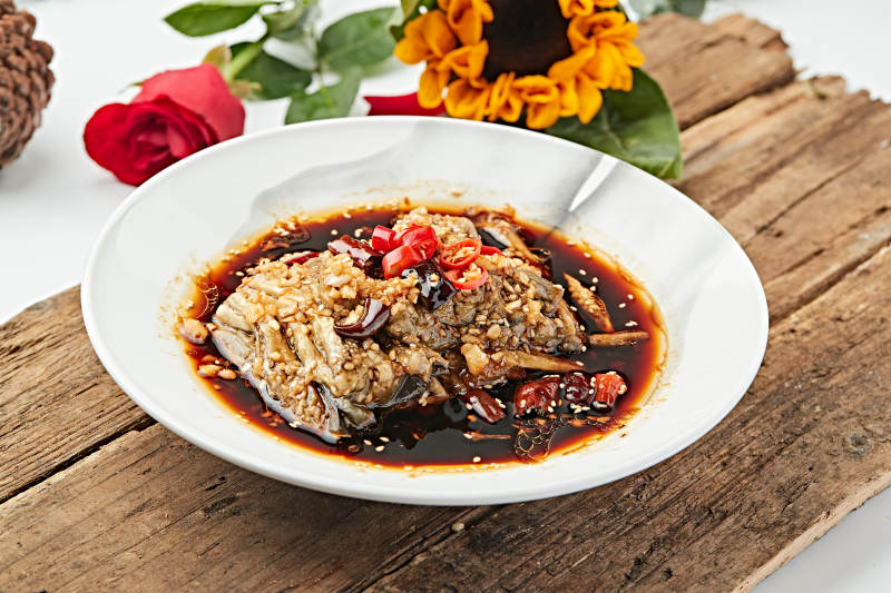 澆汁香辣蒜泥蒸茄子