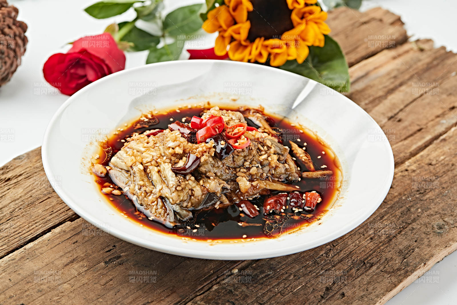 浇汁香辣蒜泥蒸茄子