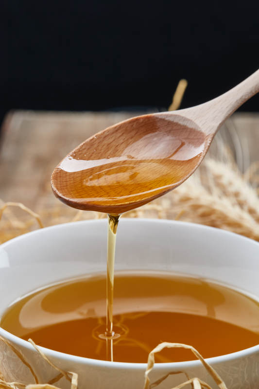 芳香四溢营养健康的胡麻亚麻籽食用油特写