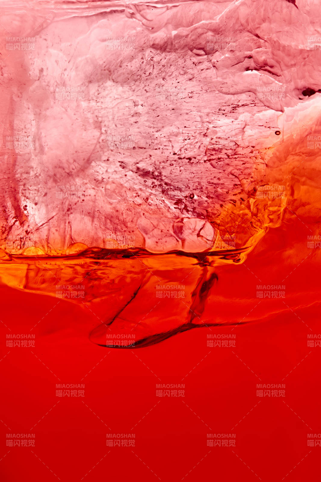 酒杯中的调制鸡尾酒局部特写抽象表达