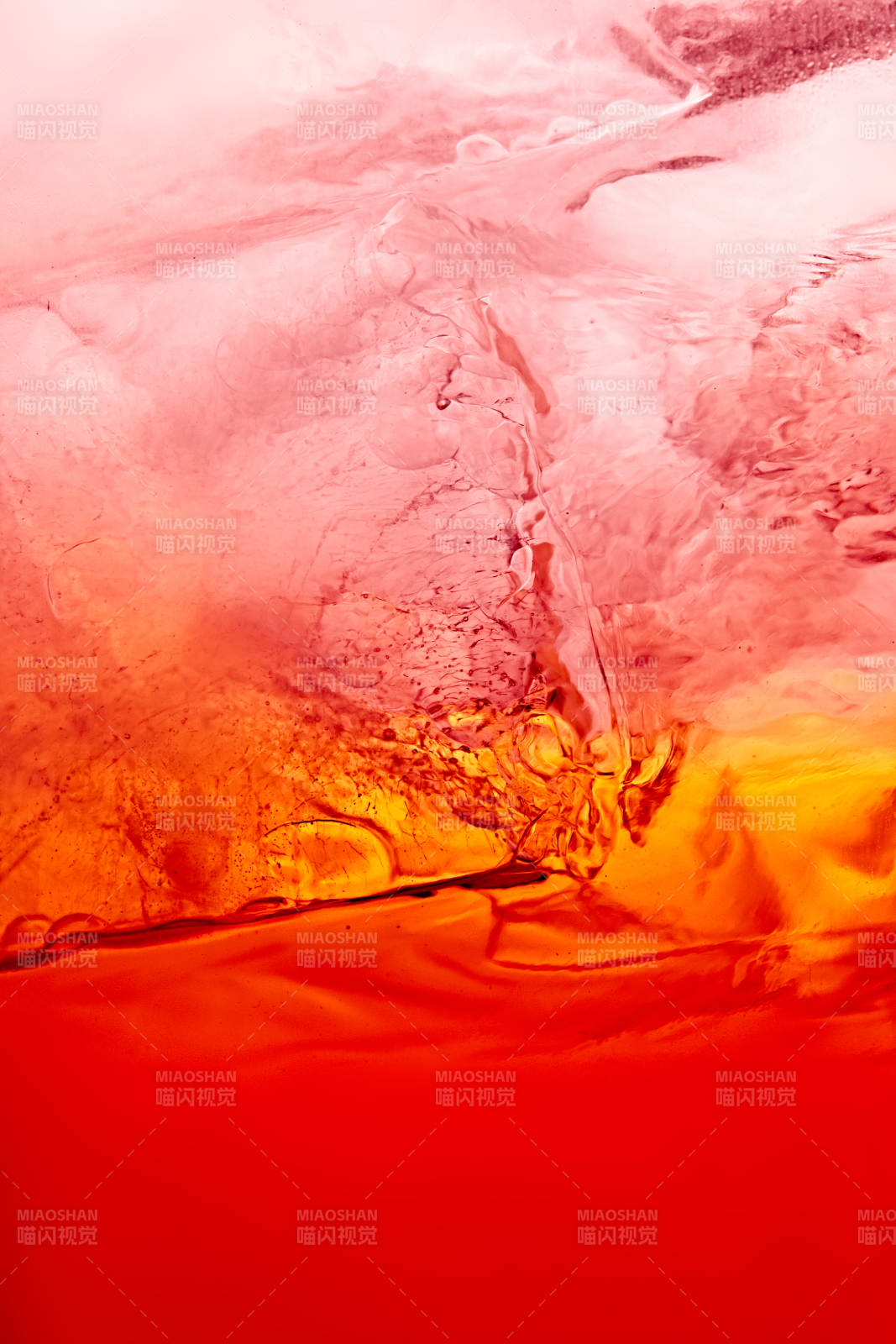 酒杯中的调制鸡尾酒局部特写抽象表达