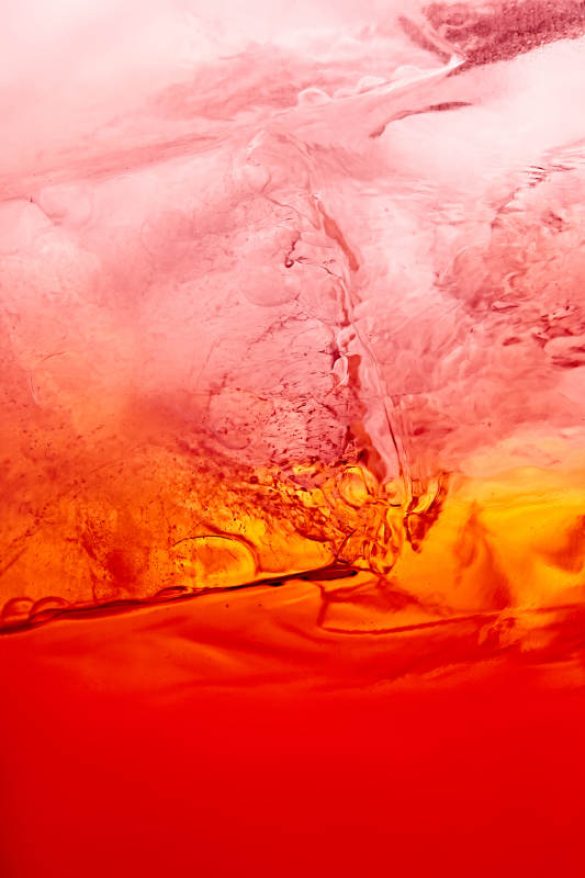 酒杯中的调制鸡尾酒局部特写抽象表达