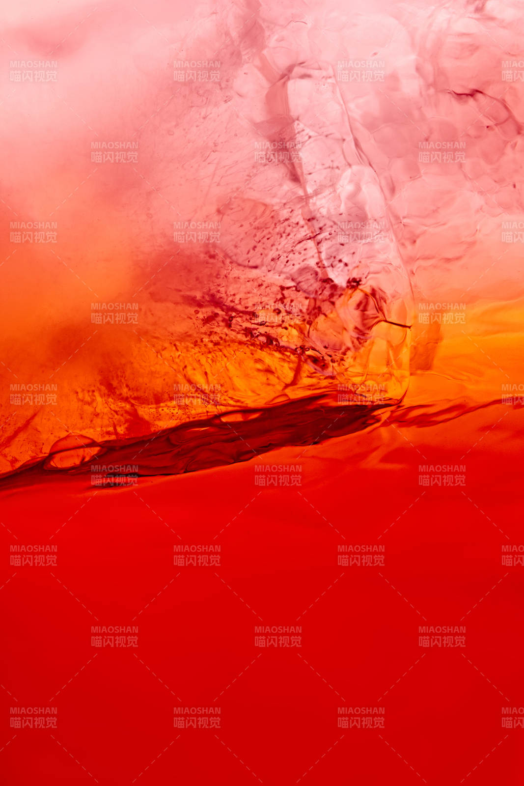 酒杯中的调制鸡尾酒局部特写抽象表达