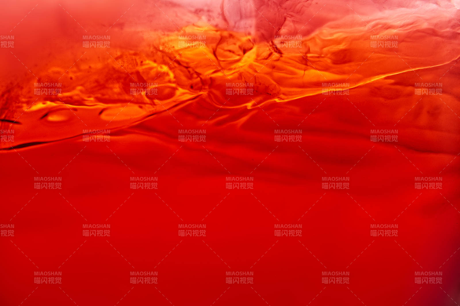 酒杯中的调制鸡尾酒局部特写抽象表达