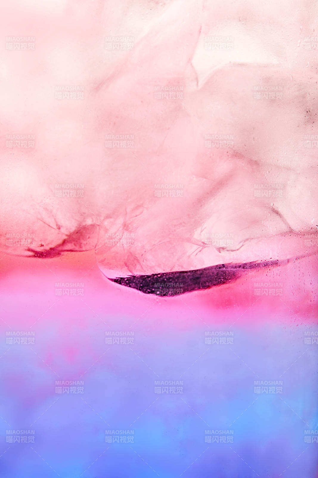 酒杯中的调制鸡尾酒局部特写抽象表达