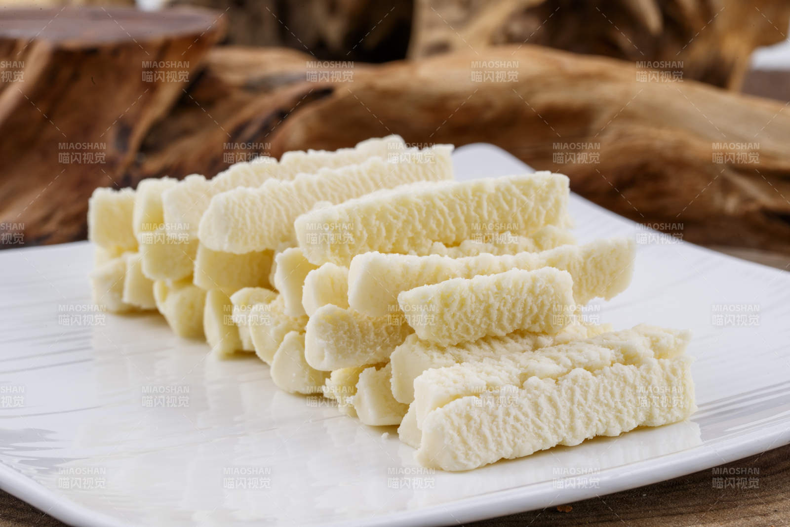 濃香甜美滋味濃郁的蒙族牛奶制品特寫