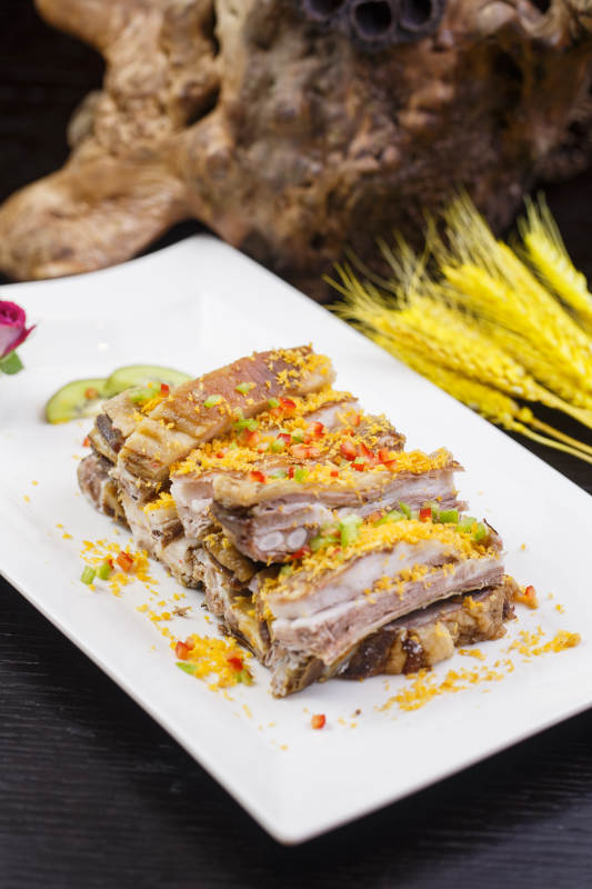 避风塘蒜香羊排-摄影图