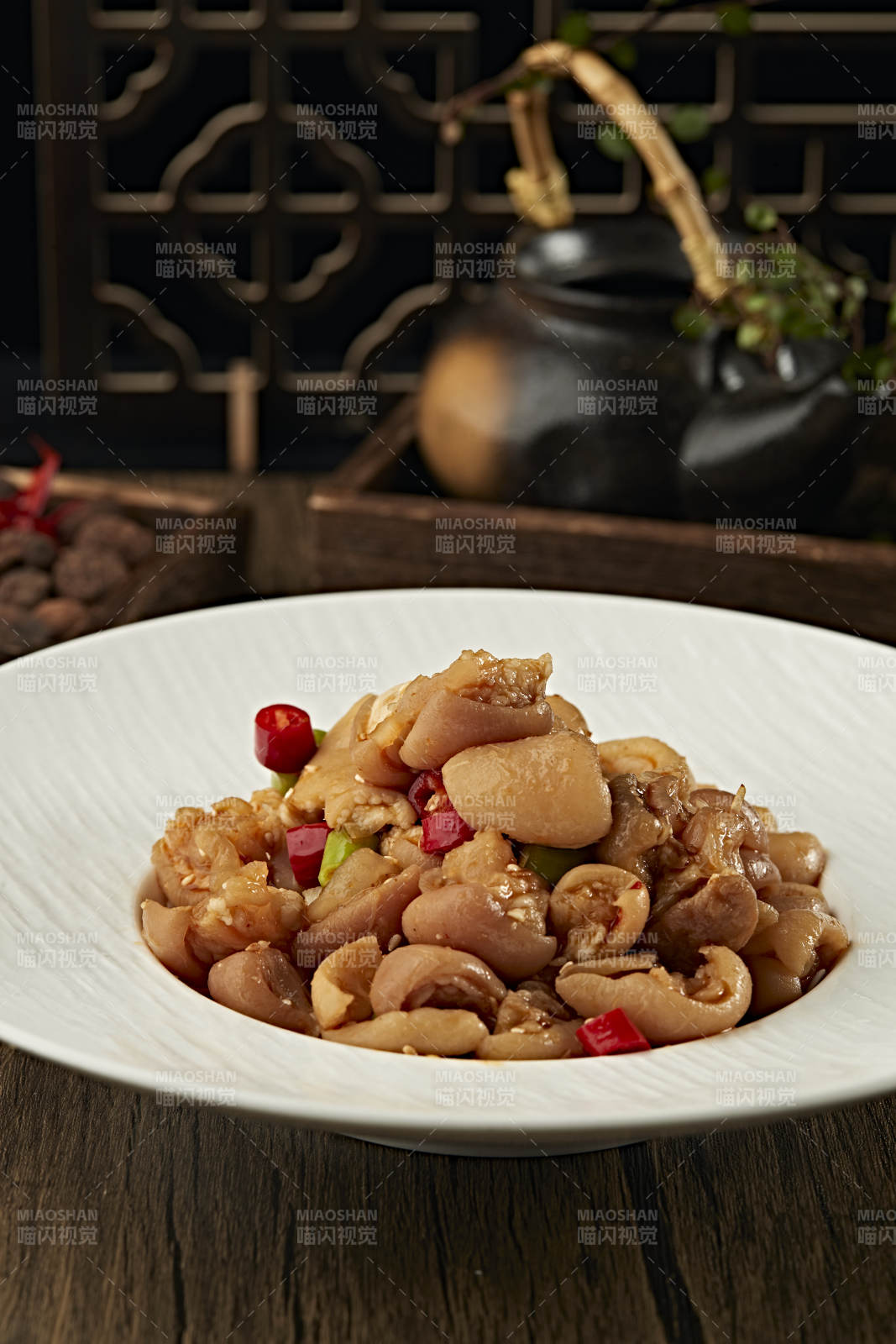 米椒辣炒猪脚皮肘子皮